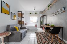 Apartment in Rio de Janeiro - 6 minutes from Ipanema beach and close to the underground | J804