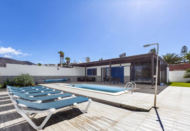 Villa/Dettached house in Playa Blanca - Villa Soleada - Villasexperience