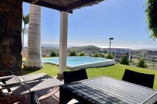 Villa in San Bartolomé de Tirajana - HomeForGuest Villa in Salobre Golf 5 with private pool and views to the golf course.