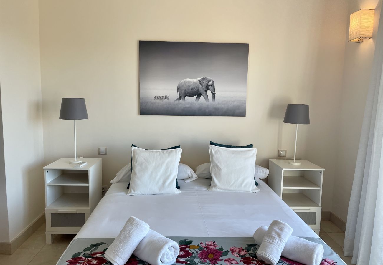 Villa in San Bartolomé de Tirajana - HomeForGuest Villa in Salobre with magnificent views of the golf course.