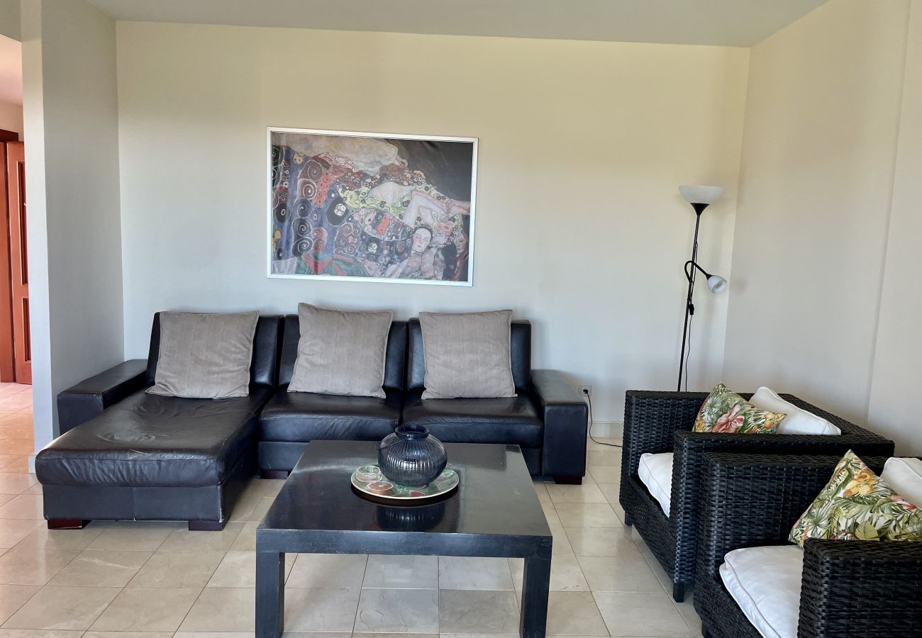 Villa in San Bartolomé de Tirajana - HomeForGuest Villa in Salobre with magnificent views of the golf course.