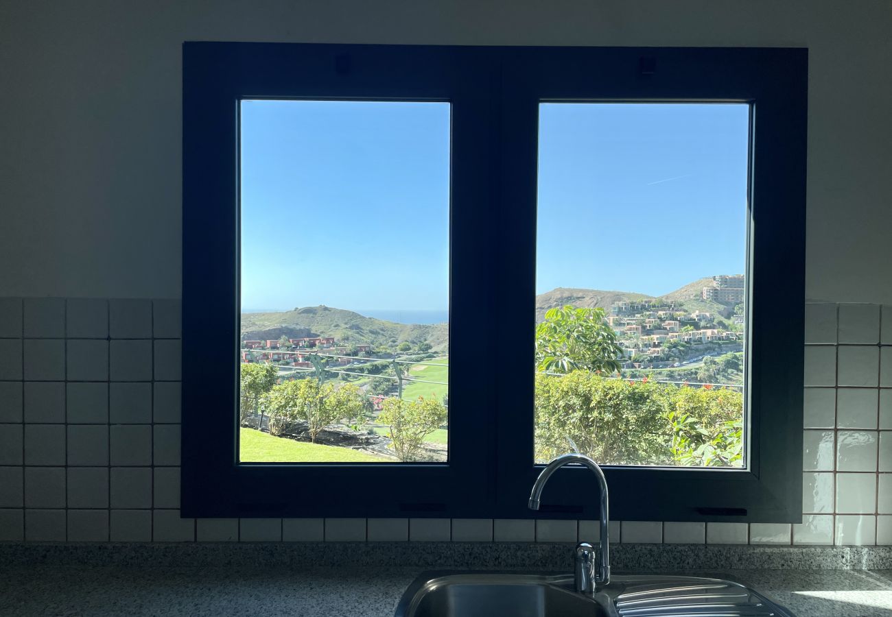 Villa in San Bartolomé de Tirajana - HomeForGuest Villa in Salobre with magnificent views of the golf course.