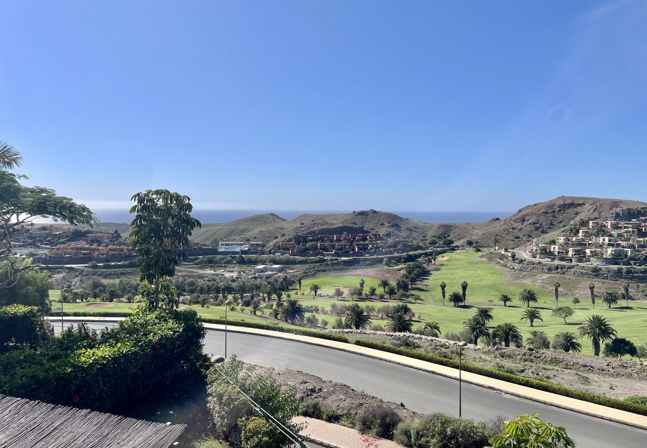 Villa in San Bartolomé de Tirajana - HomeForGuest Villa in Salobre with magnificent views of the golf course.