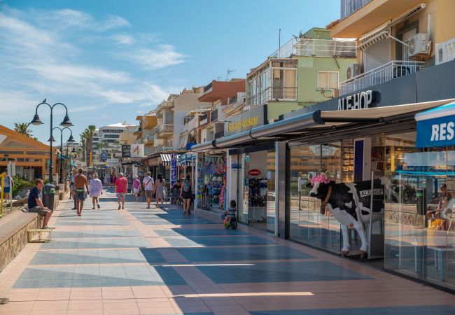 Studio in Torremolinos - HomeForGuest Bright studio in La Carihuela near the beach Studio in Torremolinos - HomeForGuest Bright studio in La Carihuela near the beach