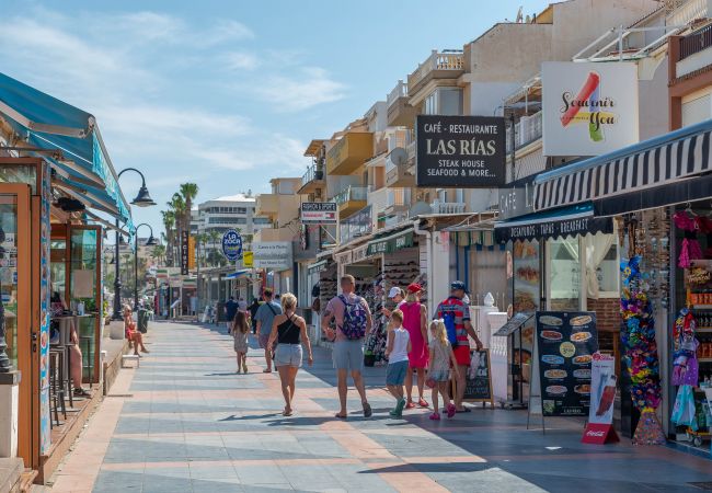 Studio in Torremolinos - HomeForGuest Bright studio in La Carihuela near the beach Studio in Torremolinos - HomeForGuest Bright studio in La Carihuela near the beach