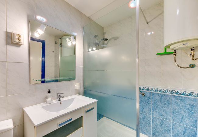 Studio in Torremolinos - HomeForGuest Bright studio in La Carihuela near the beach Studio in Torremolinos - HomeForGuest Bright studio in La Carihuela near the beach