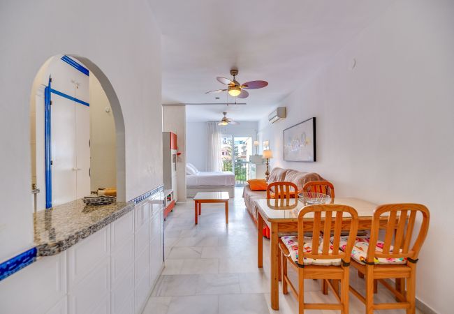 Studio in Torremolinos - HomeForGuest Bright studio in La Carihuela near the beach Studio in Torremolinos - HomeForGuest Bright studio in La Carihuela near the beach