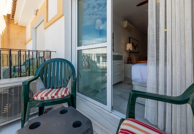 Studio in Torremolinos - HomeForGuest Bright studio in La Carihuela near the beach Studio in Torremolinos - HomeForGuest Bright studio in La Carihuela near the beach