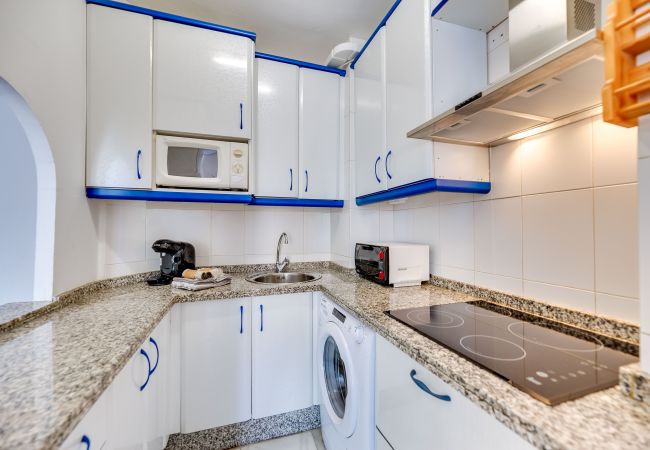Studio in Torremolinos - HomeForGuest Bright studio in La Carihuela near the beach Studio in Torremolinos - HomeForGuest Bright studio in La Carihuela near the beach