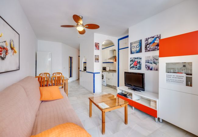 Studio in Torremolinos - HomeForGuest Bright studio in La Carihuela near the beach Studio in Torremolinos - HomeForGuest Bright studio in La Carihuela near the beach