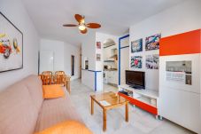 Studio in Torremolinos - HomeForGuest Bright studio in La Carihuela near the beach