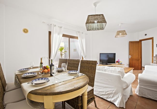 Villa in Playa Blanca - Villa Flora - Villasexperience Villa in Playa Blanca - Villa Flora - Villasexperience