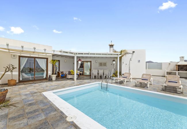Villa/Dettached house in Playa Blanca - Villa Flora - Villasexperience