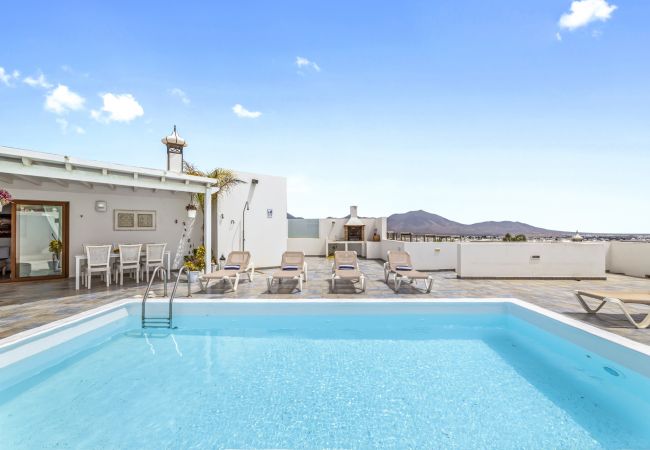 Villa in Playa Blanca - Villa Flora - Villasexperience Villa in Playa Blanca - Villa Flora - Villasexperience