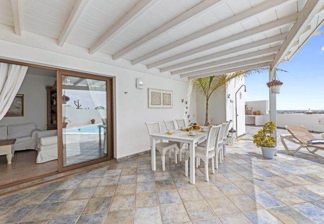 Villa in Playa Blanca - Villa Flora - Villasexperience Villa in Playa Blanca - Villa Flora - Villasexperience