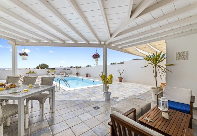 Villa in Playa Blanca - Villa Flora - Villasexperience Villa in Playa Blanca - Villa Flora - Villasexperience