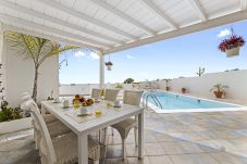 Villa in Playa Blanca - Villa Flora - Villasexperience