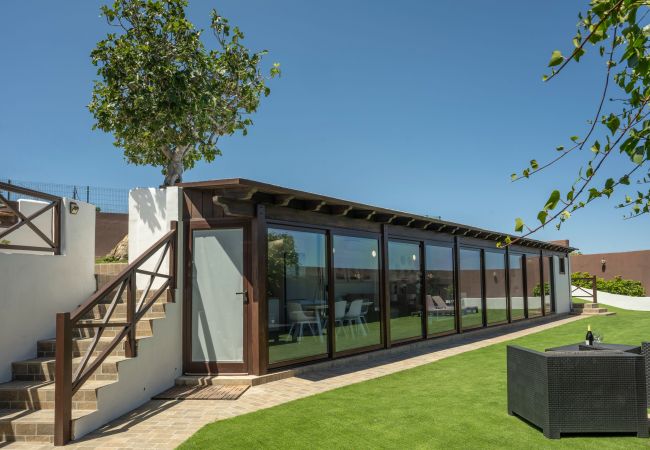 Studio in Santa Cruz de Tenerife - modern loft recently renovated In Santa Cruz de Tenerife 02 Studio in Santa Cruz de Tenerife - modern loft recently renovated In Santa Cruz de Tenerife 02