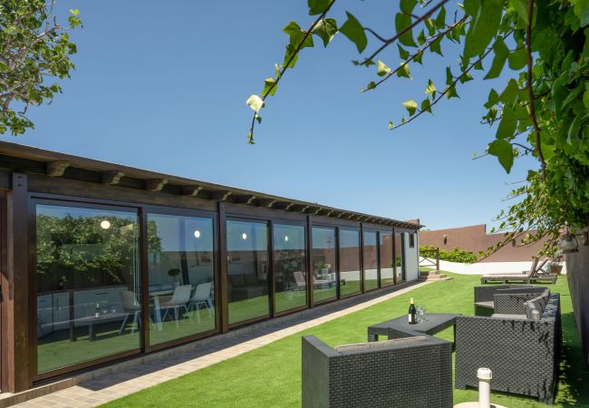 Studio in Santa Cruz de Tenerife - modern loft recently renovated In Santa Cruz de Tenerife 02 Studio in Santa Cruz de Tenerife - modern loft recently renovated In Santa Cruz de Tenerife 02