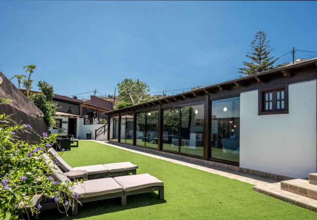 Studio in Santa Cruz de Tenerife - modern loft recently renovated In Santa Cruz de Tenerife 02 Studio in Santa Cruz de Tenerife - modern loft recently renovated In Santa Cruz de Tenerife 02