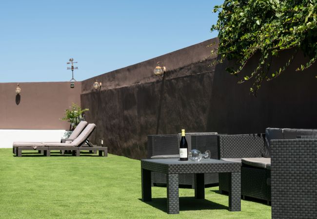 Studio in Santa Cruz de Tenerife - modern loft recently renovated In Santa Cruz de Tenerife 02 Studio in Santa Cruz de Tenerife - modern loft recently renovated In Santa Cruz de Tenerife 02