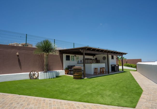 Studio in Santa Cruz de Tenerife - modern loft recently renovated In Santa Cruz de Tenerife 02 Studio in Santa Cruz de Tenerife - modern loft recently renovated In Santa Cruz de Tenerife 02