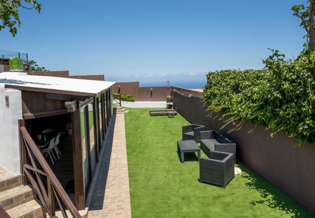 Studio in Santa Cruz de Tenerife - modern loft recently renovated In Santa Cruz de Tenerife 02 Studio in Santa Cruz de Tenerife - modern loft recently renovated In Santa Cruz de Tenerife 02