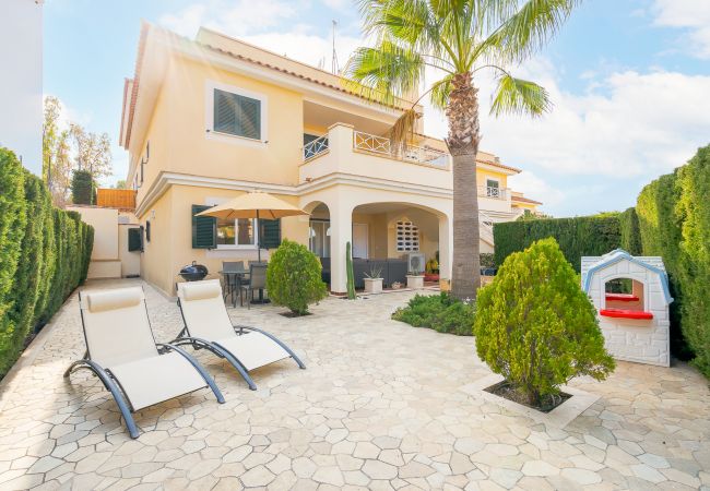  in Calas de Mallorca - Apartment with terrace, direct access to swimming pool and BBQ in Calas de Mallorca