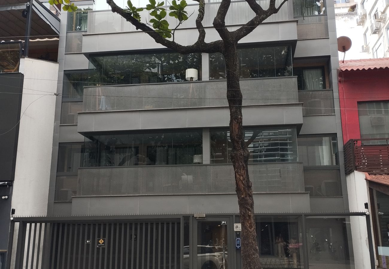 Apartment in Rio de Janeiro - 4 minutes from Ipanema beach | FA202