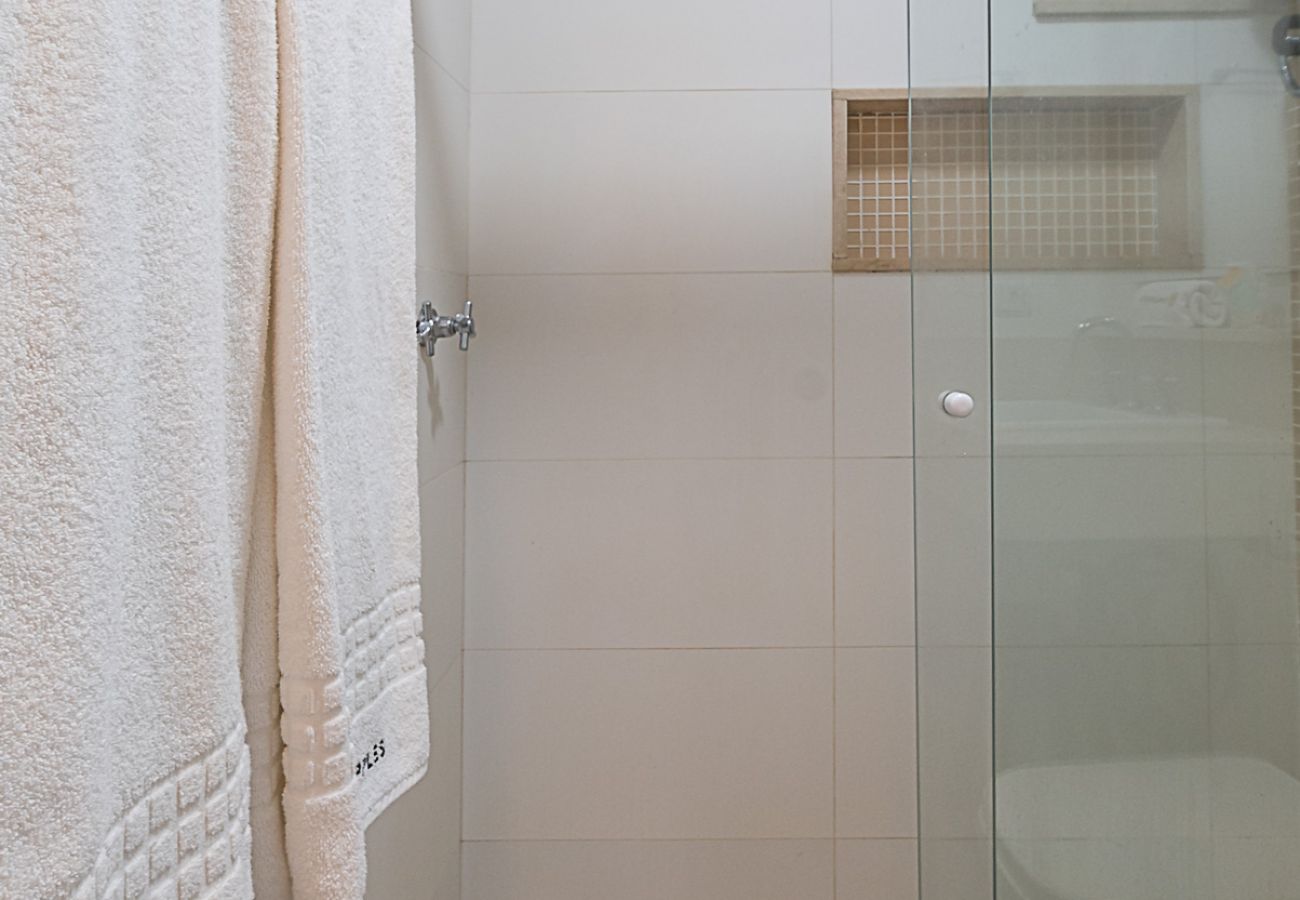 Apartment in Rio de Janeiro - 3 minutes from Copacabana beach | STC303