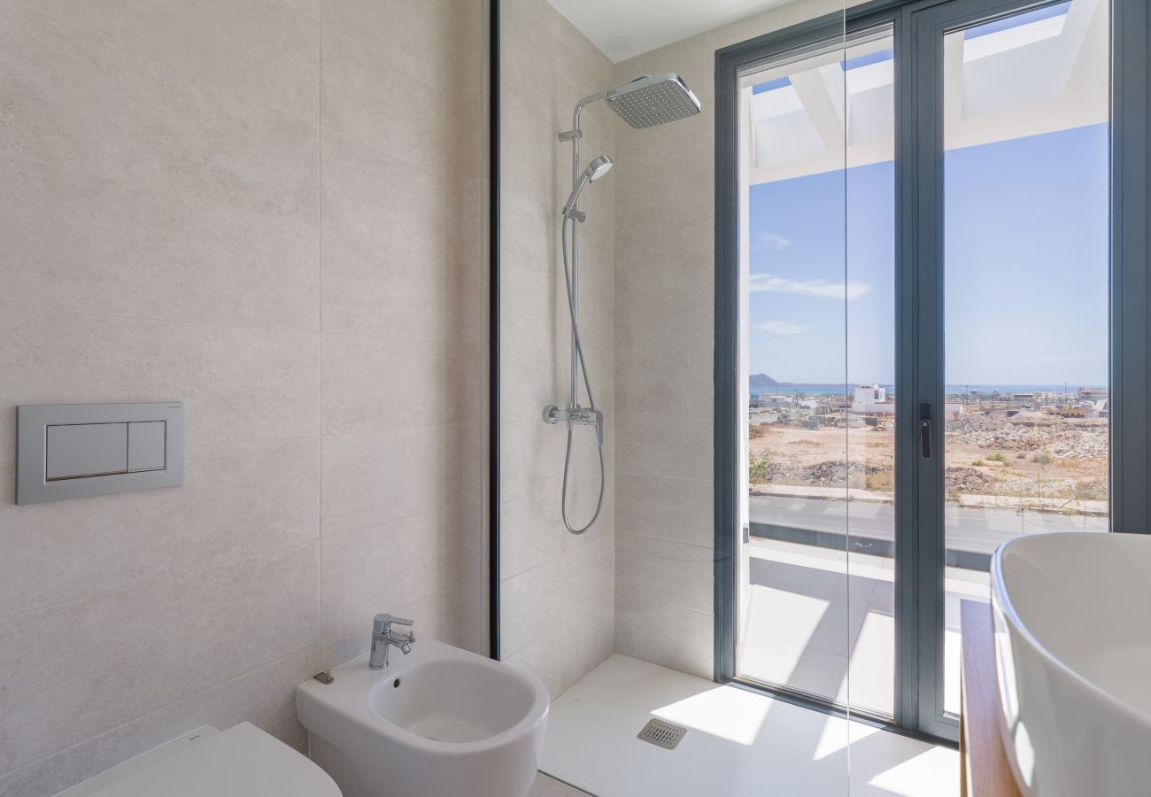 Villa in Corralejo -  Villa Deluxe Las Calderas 01 with private pool