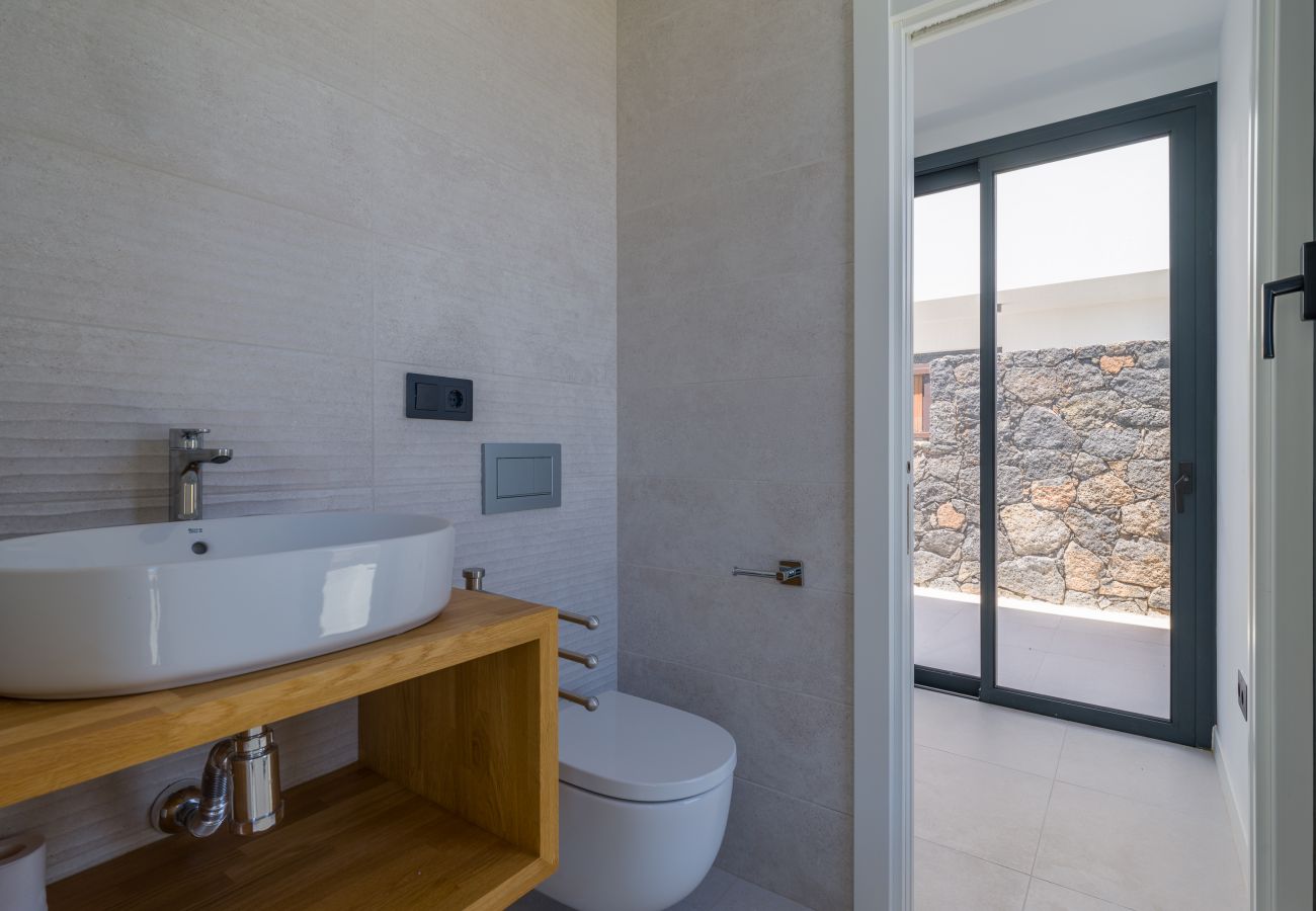 Villa in Corralejo -  Villa Deluxe Las Calderas 01 with private pool