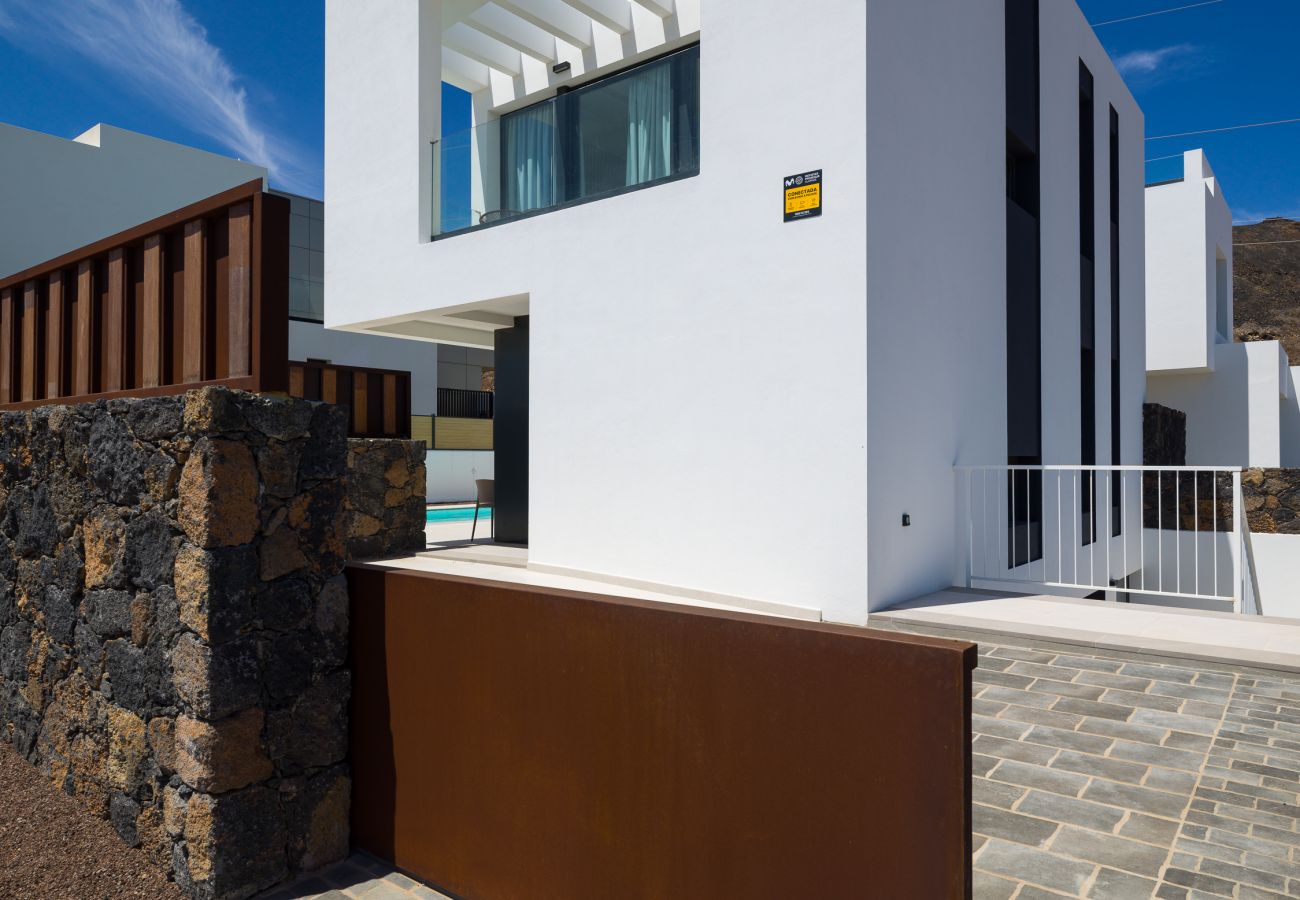 Villa in Corralejo -  Villa Deluxe Las Calderas 01 with private pool
