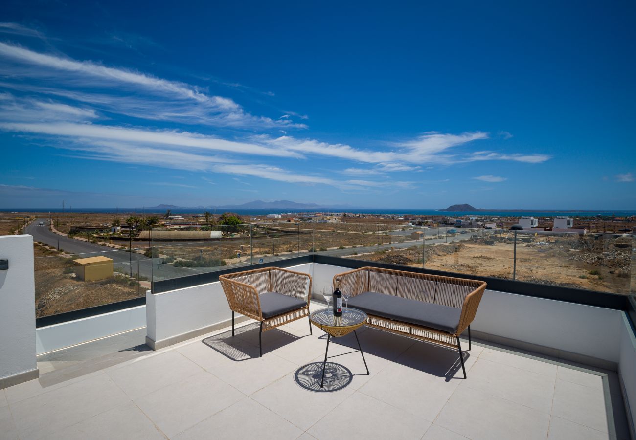 Villa in Corralejo -  Villa Deluxe Las Calderas 01 with private pool