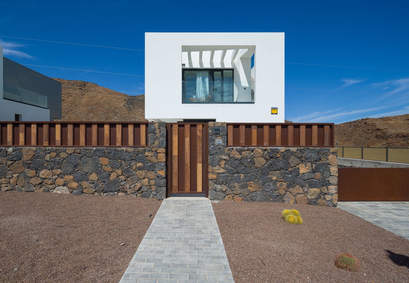 Villa in Corralejo -  Villa Deluxe Las Calderas 01 with private pool