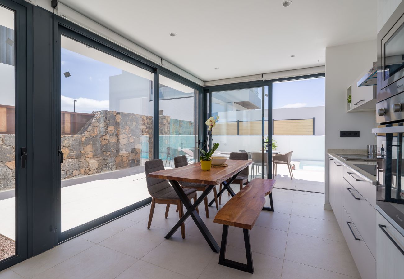 Villa in Corralejo - Las Calderas Vista Retreat