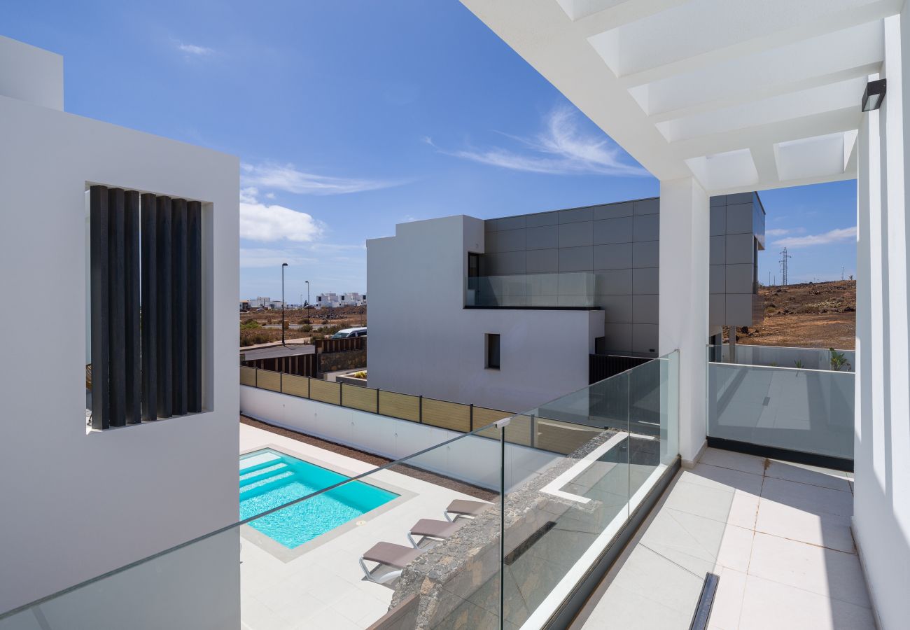 Villa in Corralejo - Las Calderas Vista Retreat