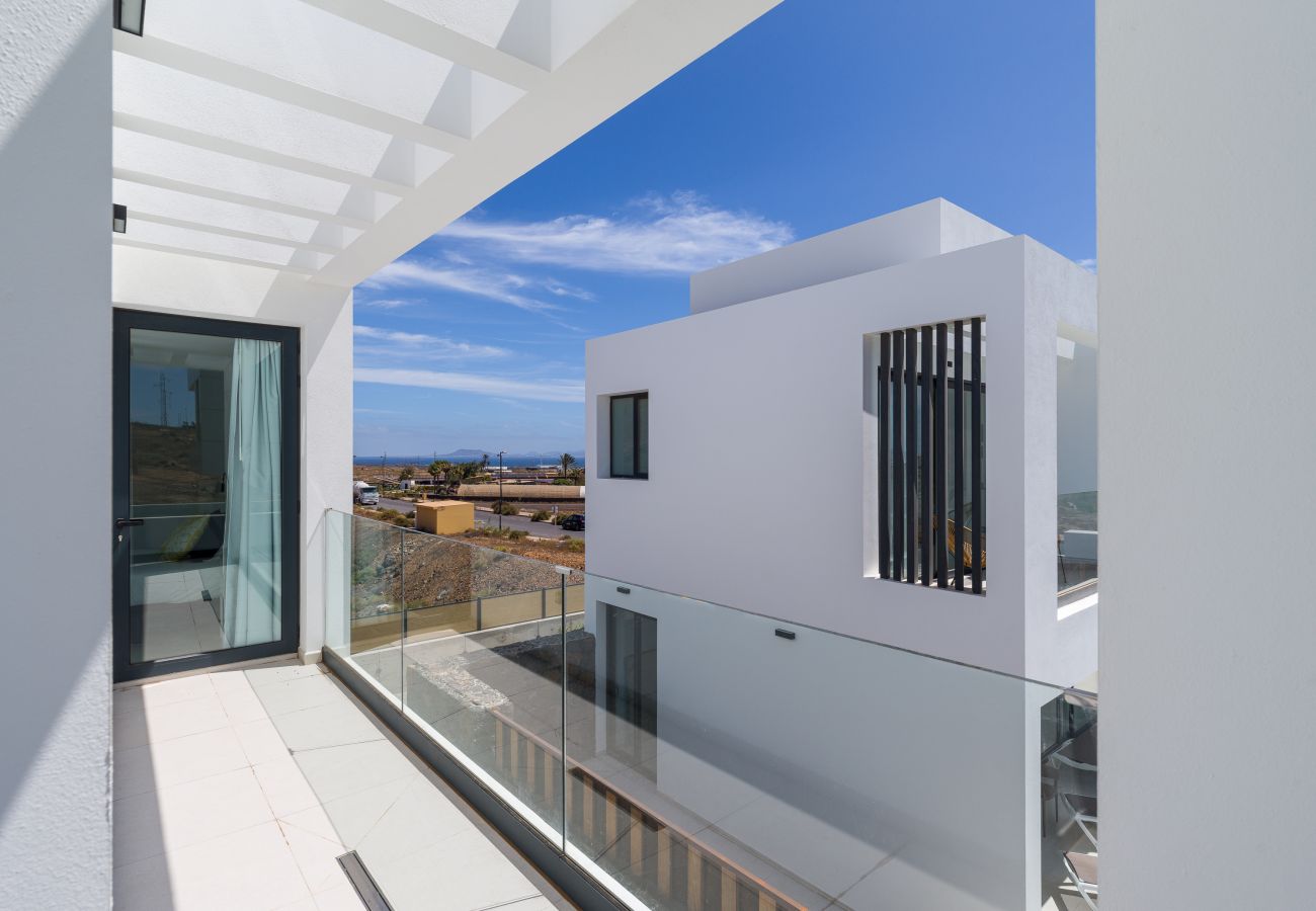 Villa in Corralejo - Las Calderas Vista Retreat