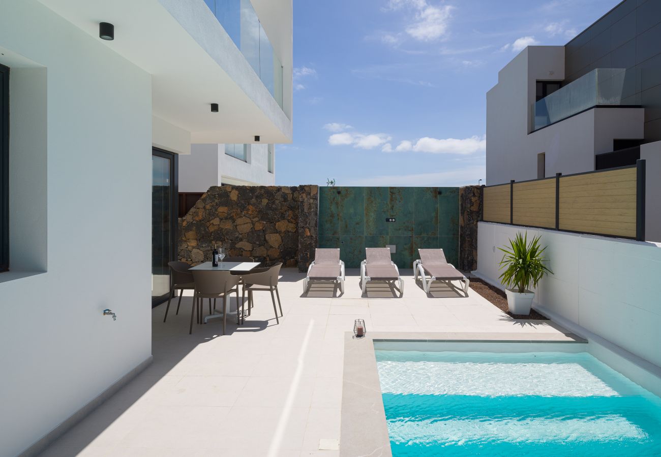 Villa in Corralejo - Las Calderas Vista Retreat
