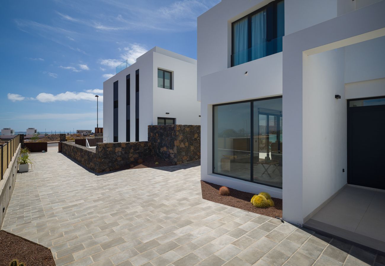 Villa in Corralejo - Las Calderas Vista Retreat