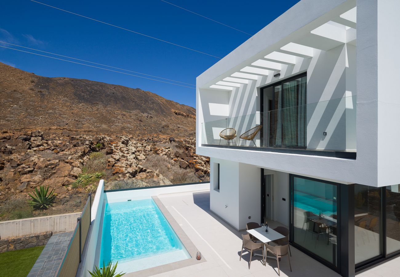 Villa in Corralejo - Las Calderas Vista Retreat