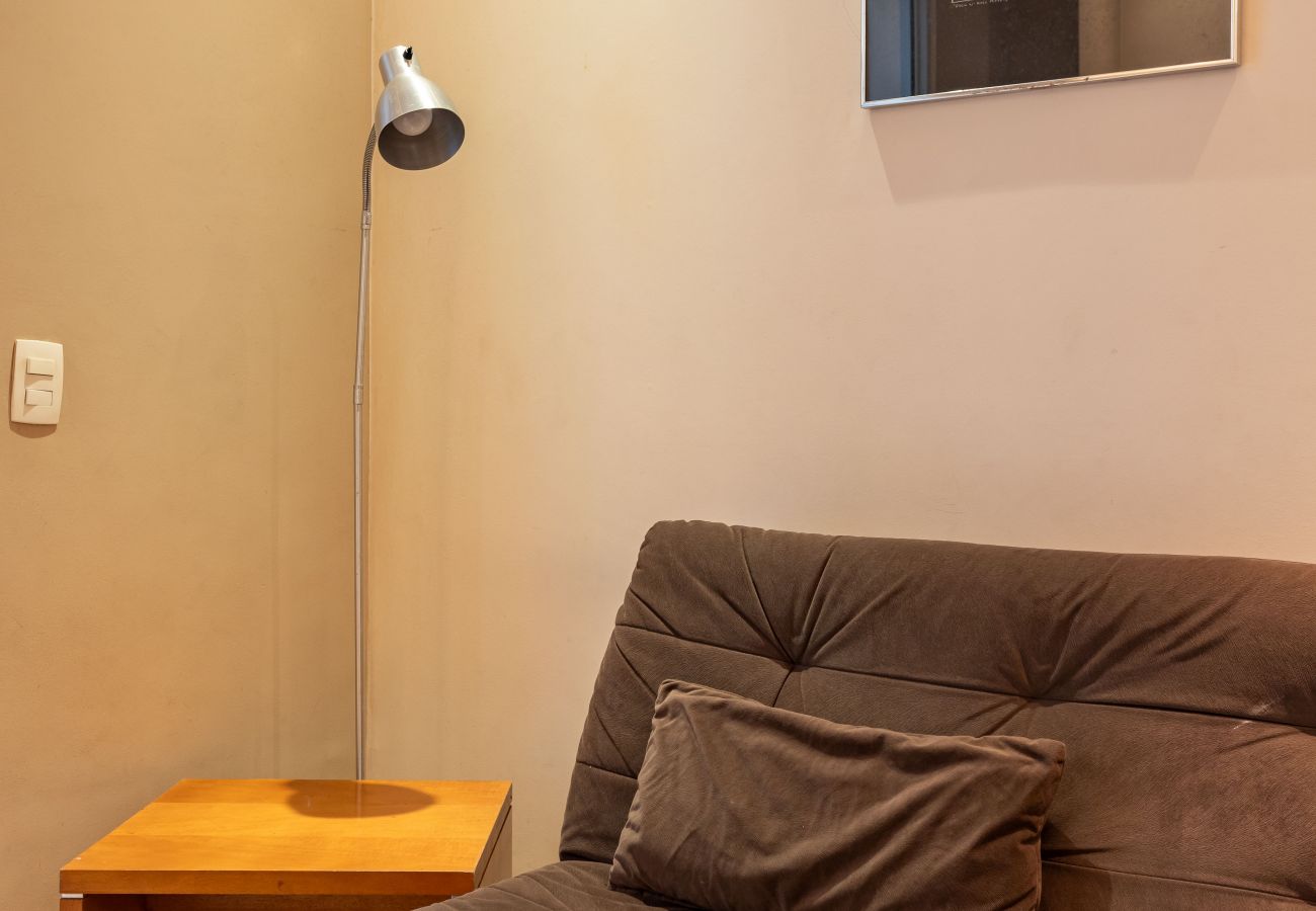 Apartment in Rio de Janeiro - 2 minutes from Copacabana Beach | DF408