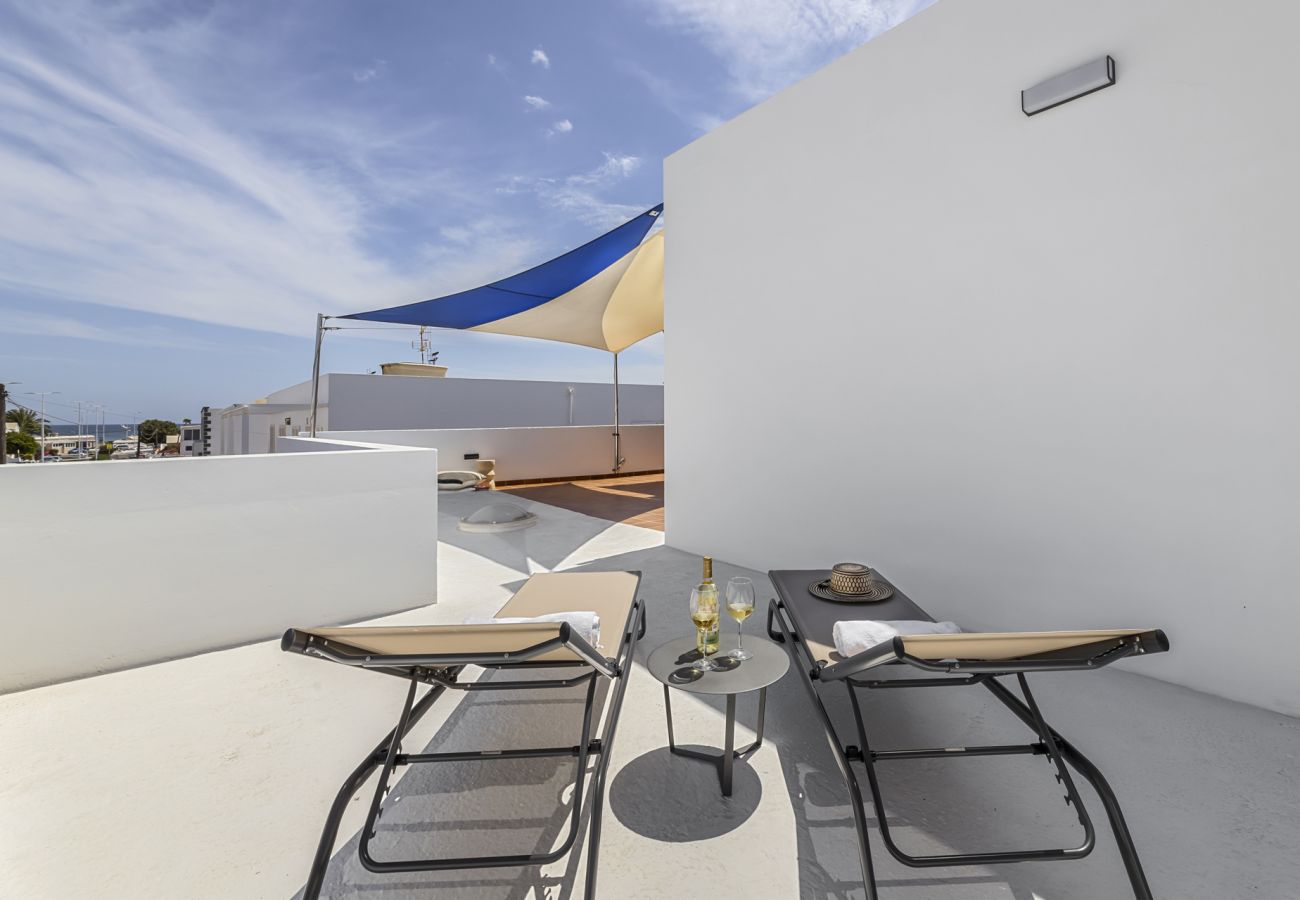 Apartment in Playa Honda - La casa de las velas