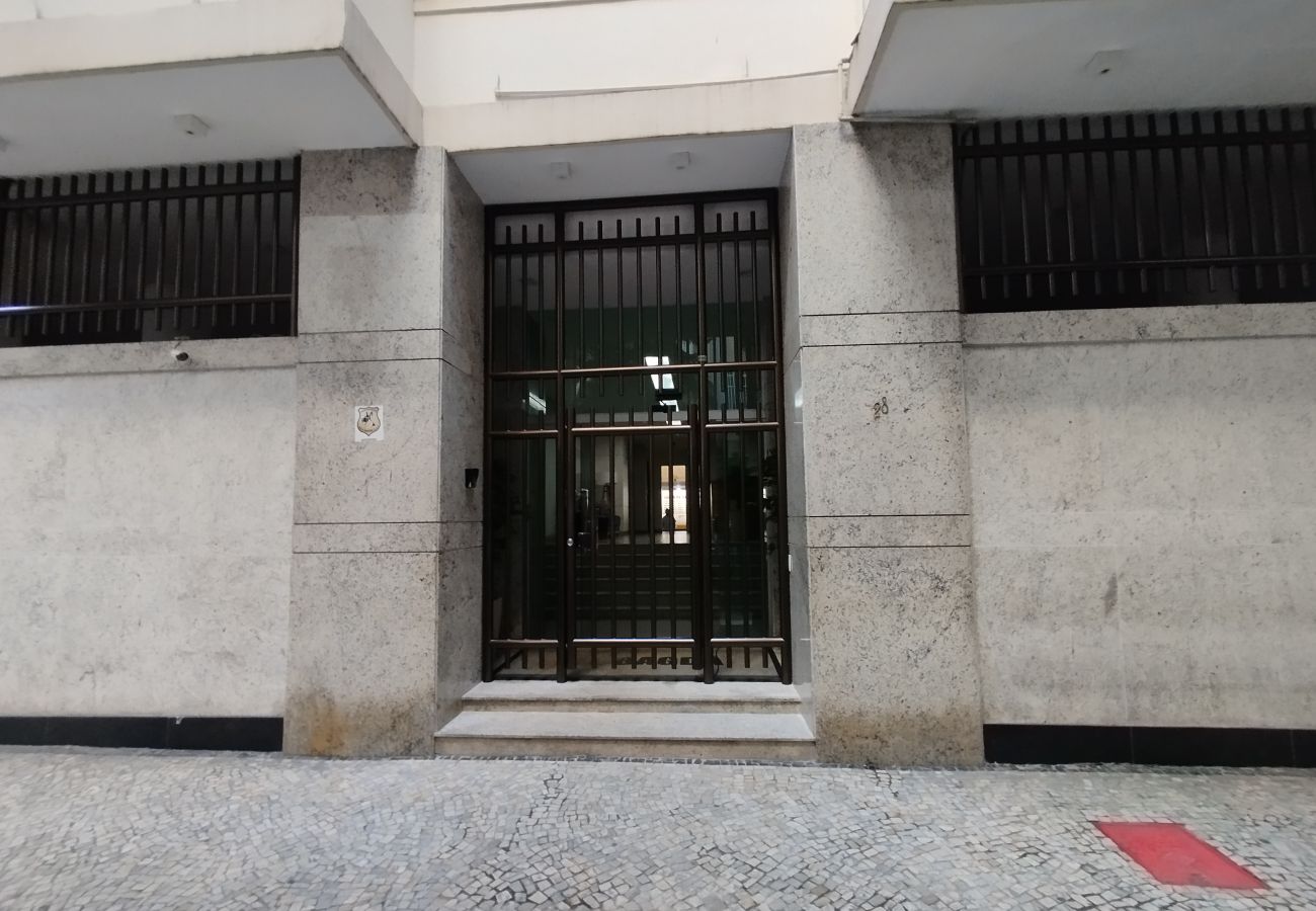 Apartment in Rio de Janeiro - 6 minutes from Copacabana beach | EL108