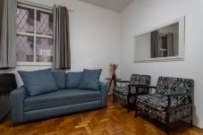 Apartment in Rio de Janeiro - 6 minutes from Copacabana beach | EL108