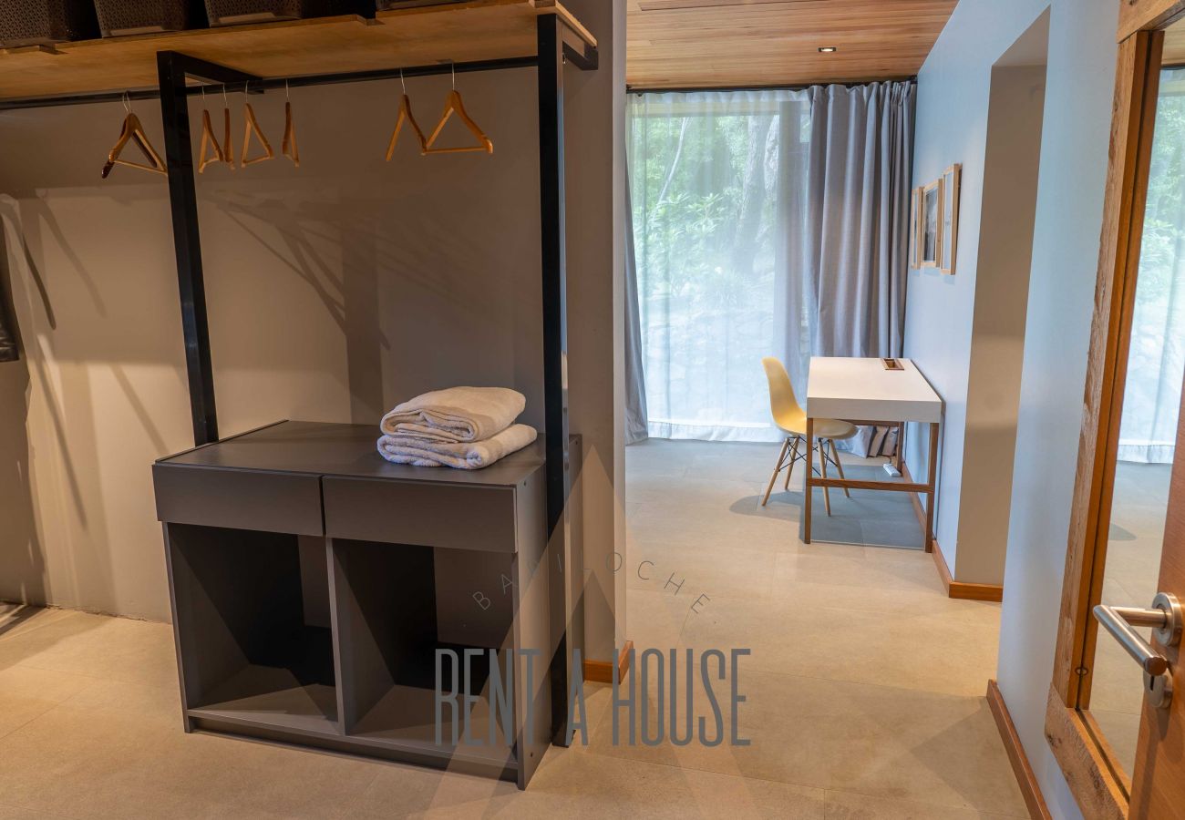 House in San Carlos de Bariloche - ARE16 - Espectacular  Casa en Arelauquen