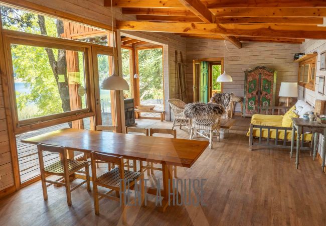 House in San Carlos de Bariloche - MORE11C - Spectacular house on Lago Moreno located on a 7 hectare lot. House in San Carlos de Bariloche - MORE11C - Spectacular house on Lago Moreno located on a 7 hectare lot.