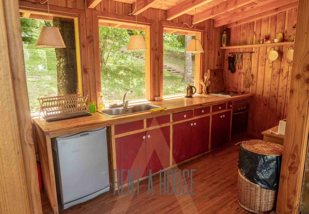 House in San Carlos de Bariloche - MORE11C - Spectacular house on Lago Moreno located on a 7 hectare lot.