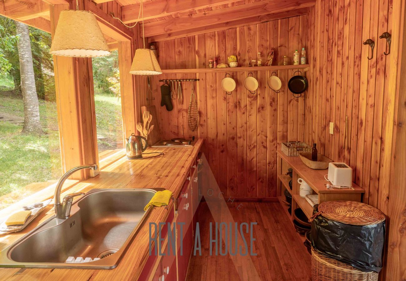 House in San Carlos de Bariloche - MORE11C - Spectacular house on Lago Moreno located on a 7 hectare lot.