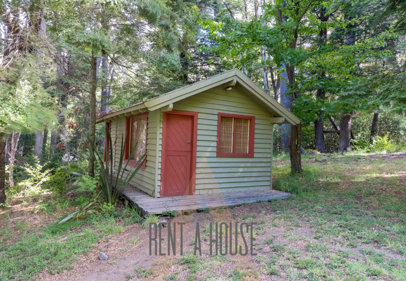 House in San Carlos de Bariloche - MORE11C - Spectacular house on Lago Moreno located on a 7 hectare lot.